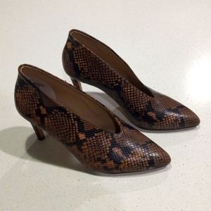 Ann Taylor Faux Snakeskin Heels (Size 8M)